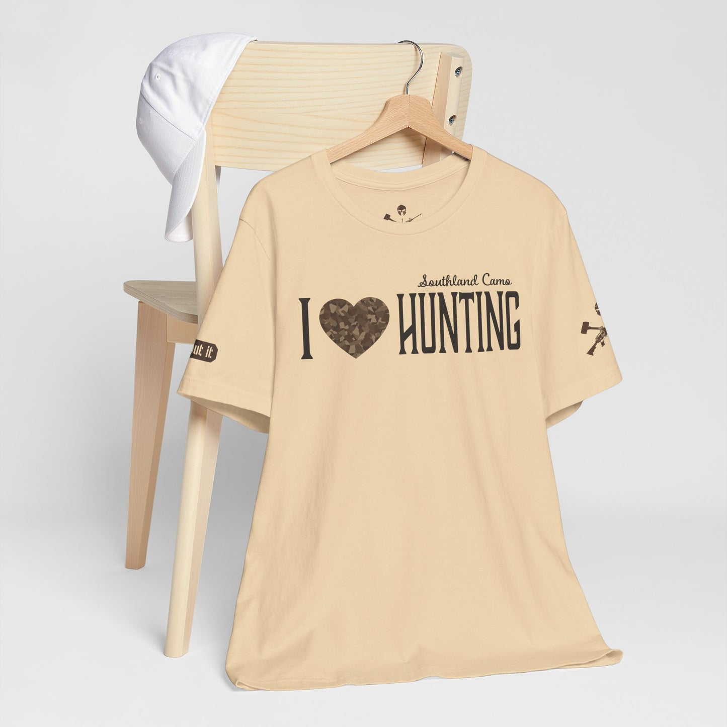 I heart hunting  Unisex Jersey T-Shirt